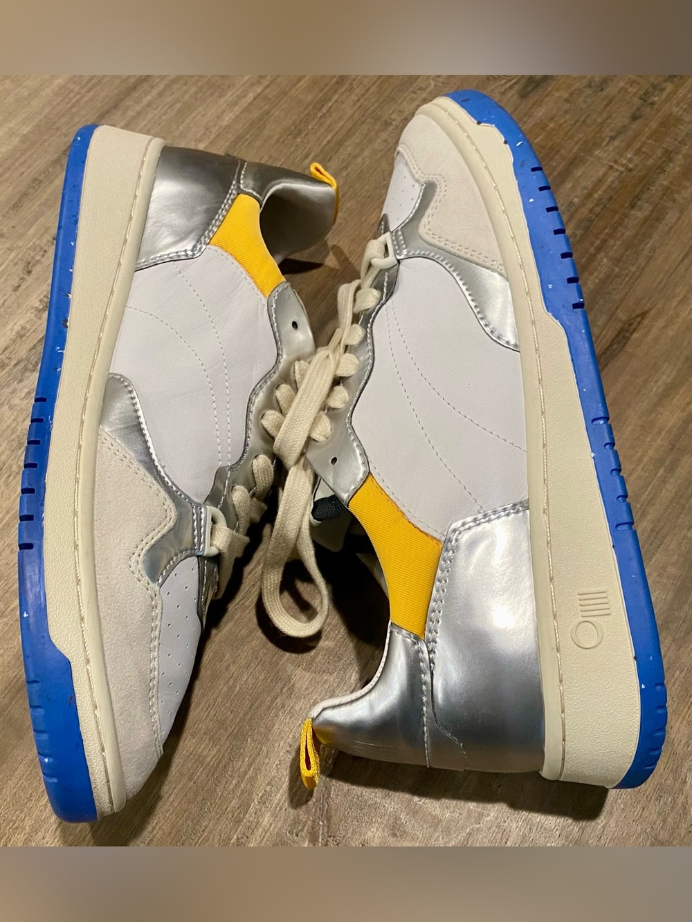 Oncept Phoenix Sneakers Silver Flash Blue Yellow SZ 8.5 $325 - Picture 4 of 8